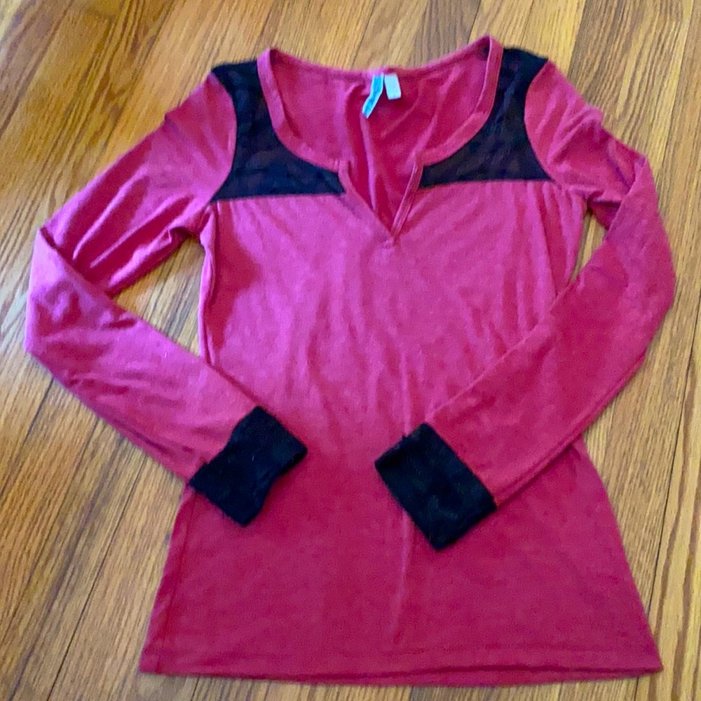 Long Sleeve lace detail top From Buckle, BKE Small